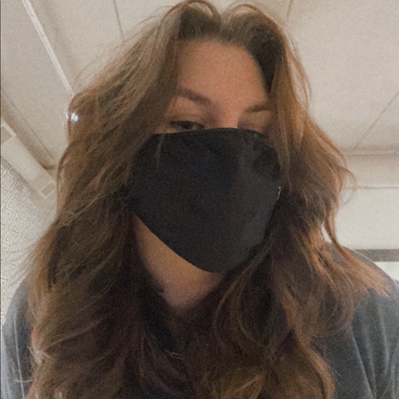 Meet your Posher, Nicole - Picture 1 of 1